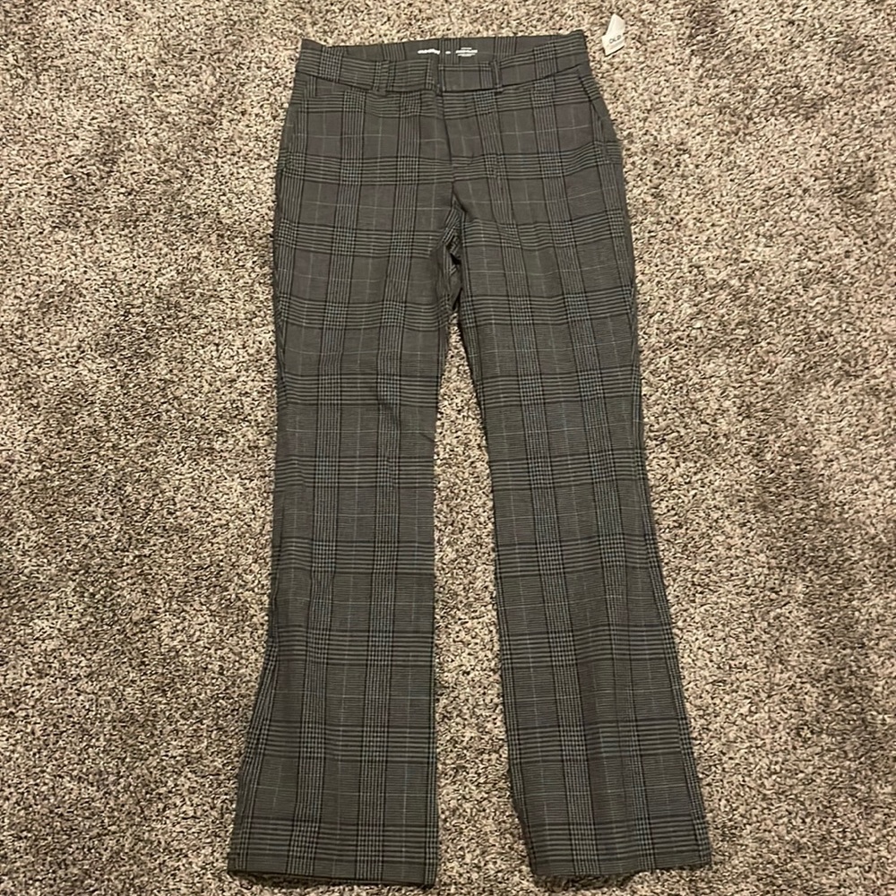 BRAND NEW WITH TAGS - Old Navy Pixie Flare Dress Pants - Gray and Black Plaid